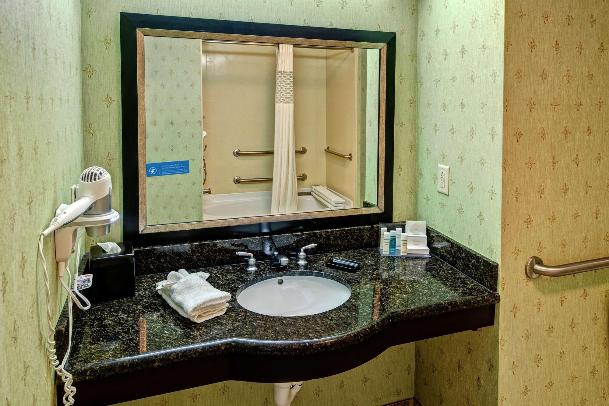 Hampton Inn Crossville Esterno foto